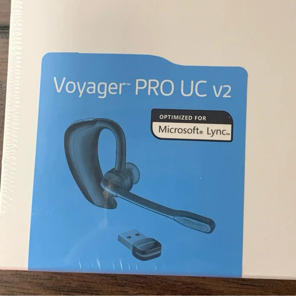 Plantronics Voyager PRO UC V2 B230-M Bluetooth Wireless Mobile PC Headset System - Picture 4 of 11